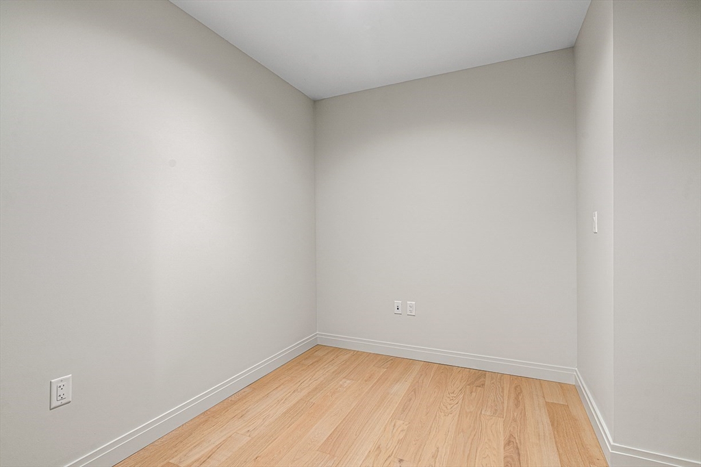 133 Seaport Blvd # 1516