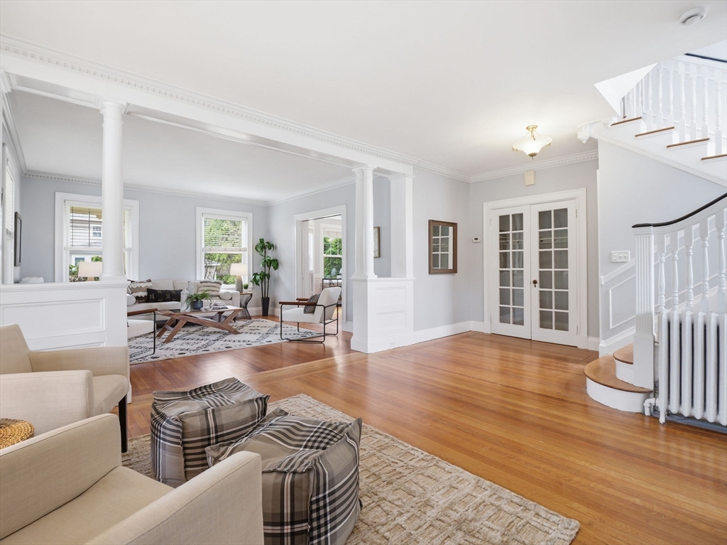 37 Pomfret St