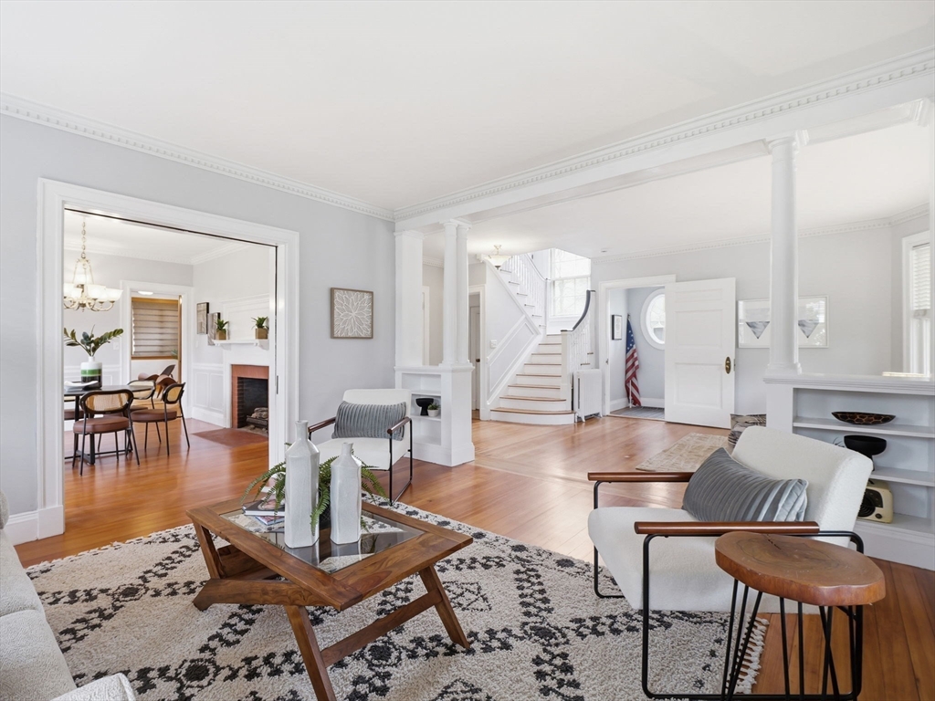 37 Pomfret St