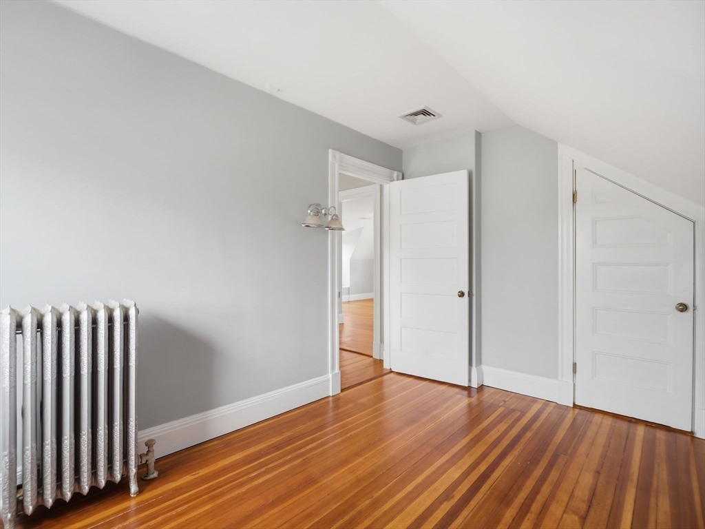 37 Pomfret St