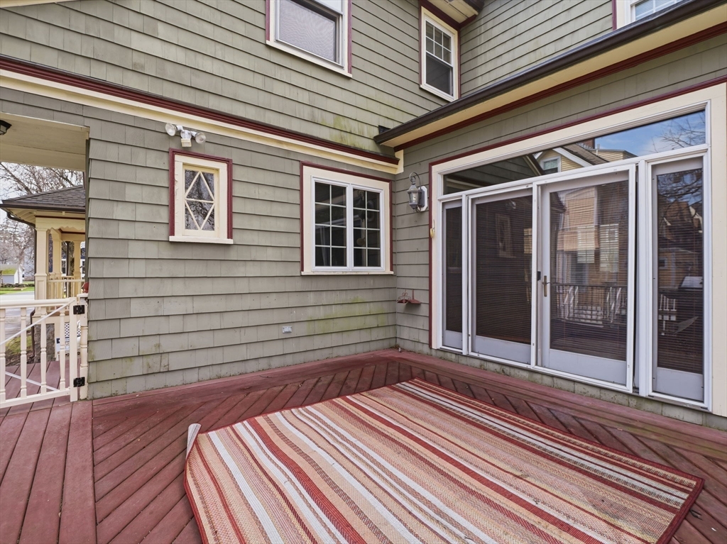 37 Pomfret St