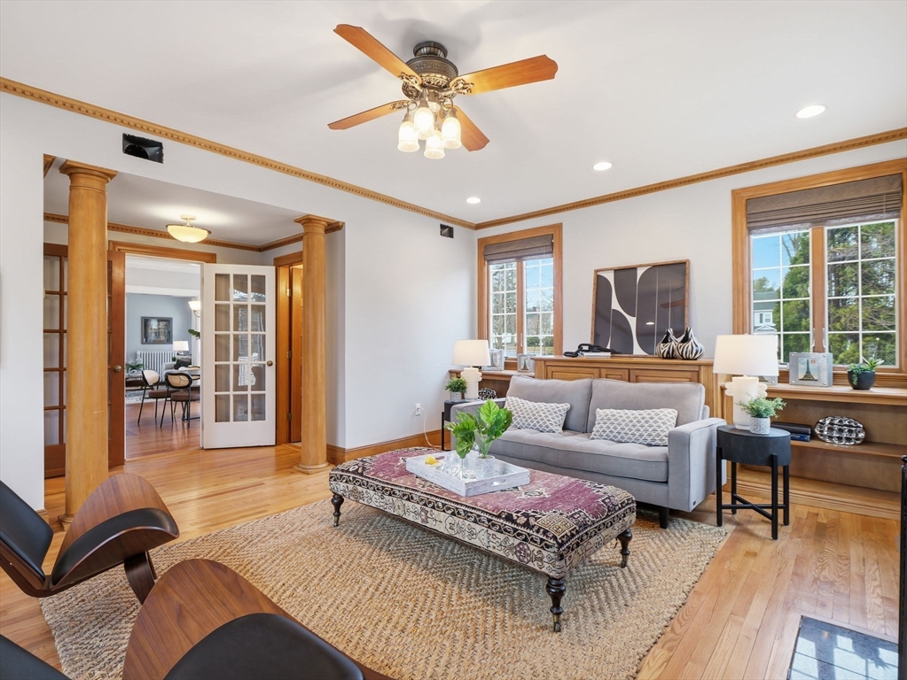 37 Pomfret St