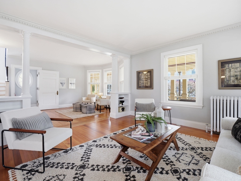 37 Pomfret St