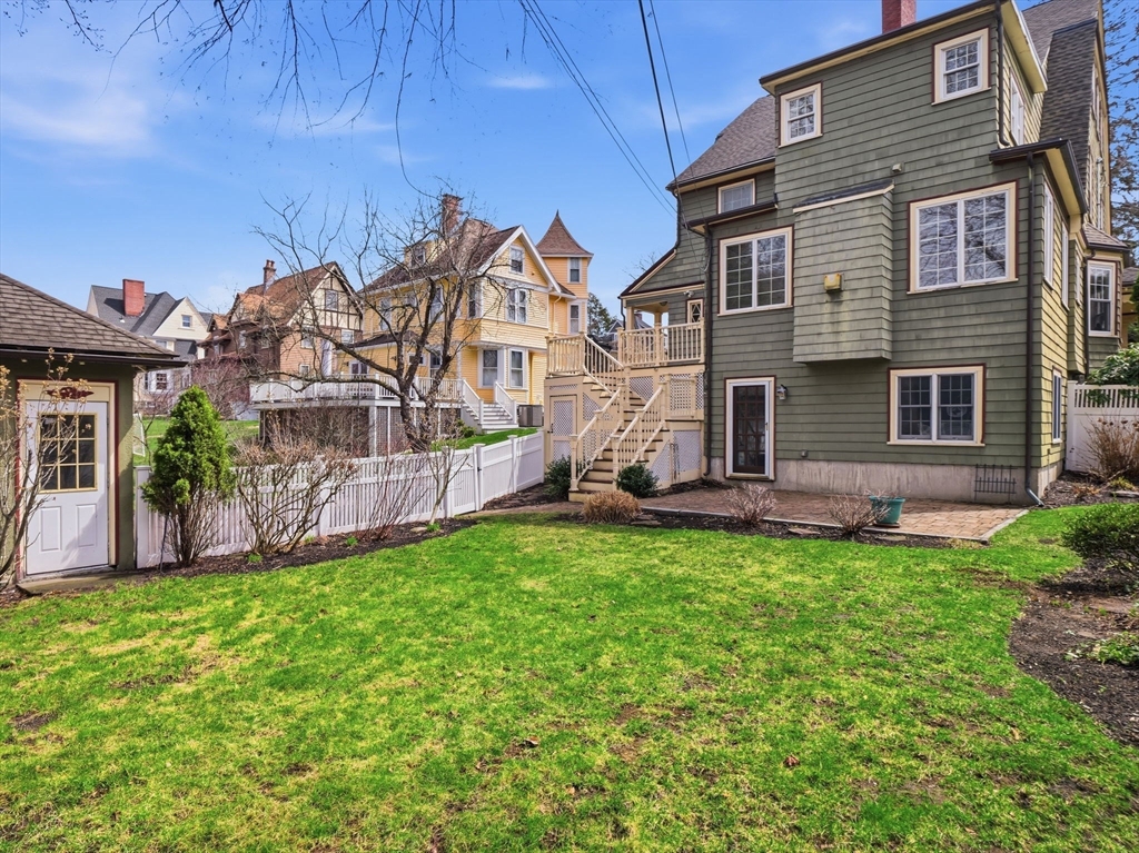 37 Pomfret St