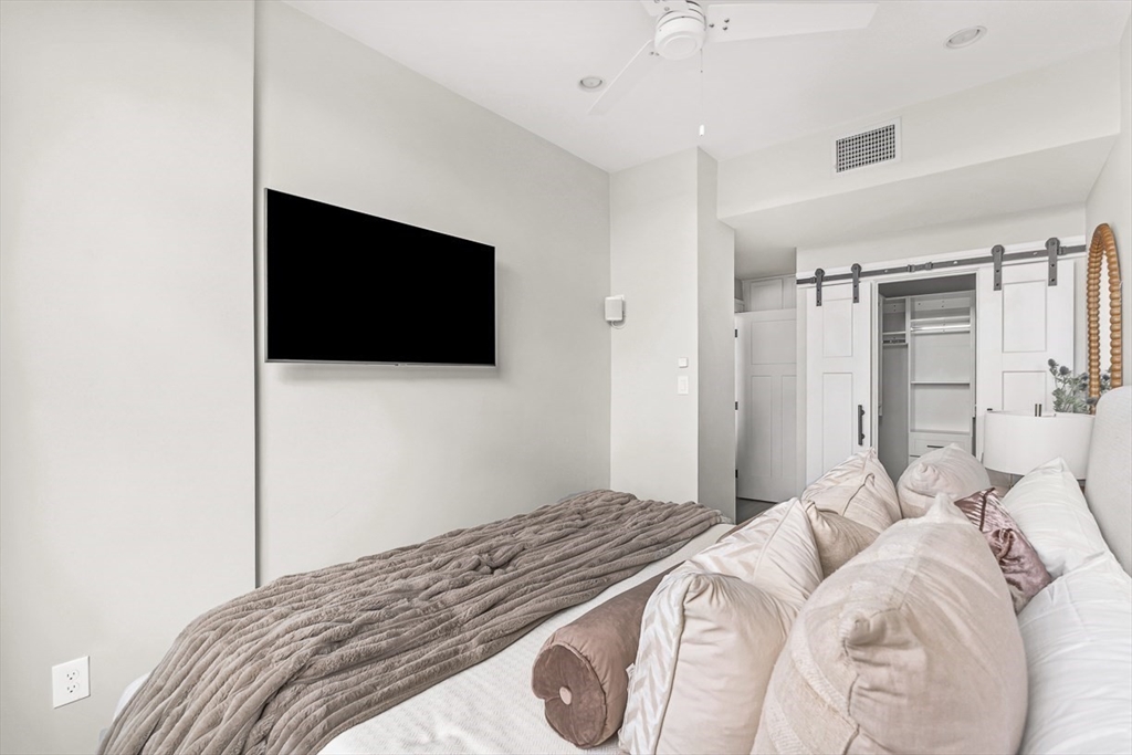 300 Commercial St # 709