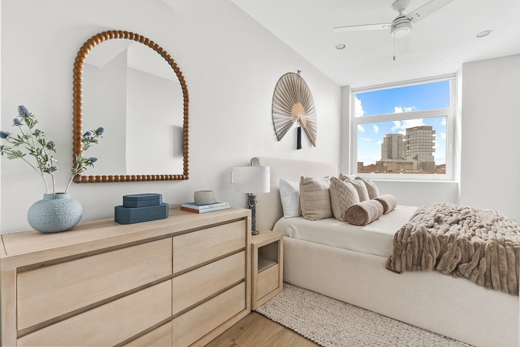 300 Commercial St # 709