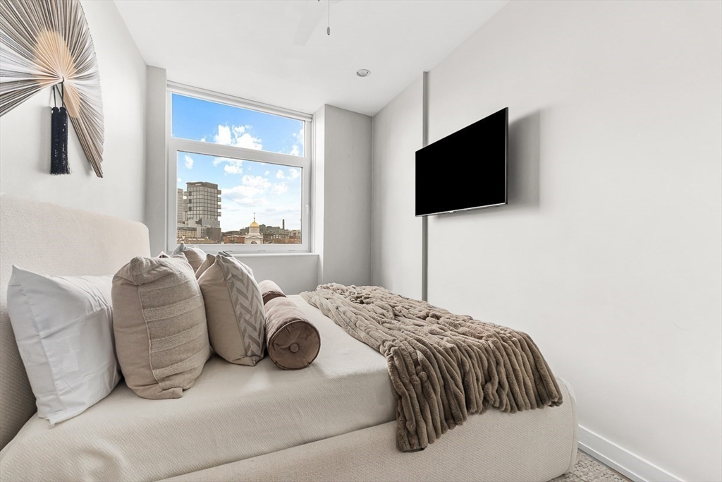 300 Commercial St # 709