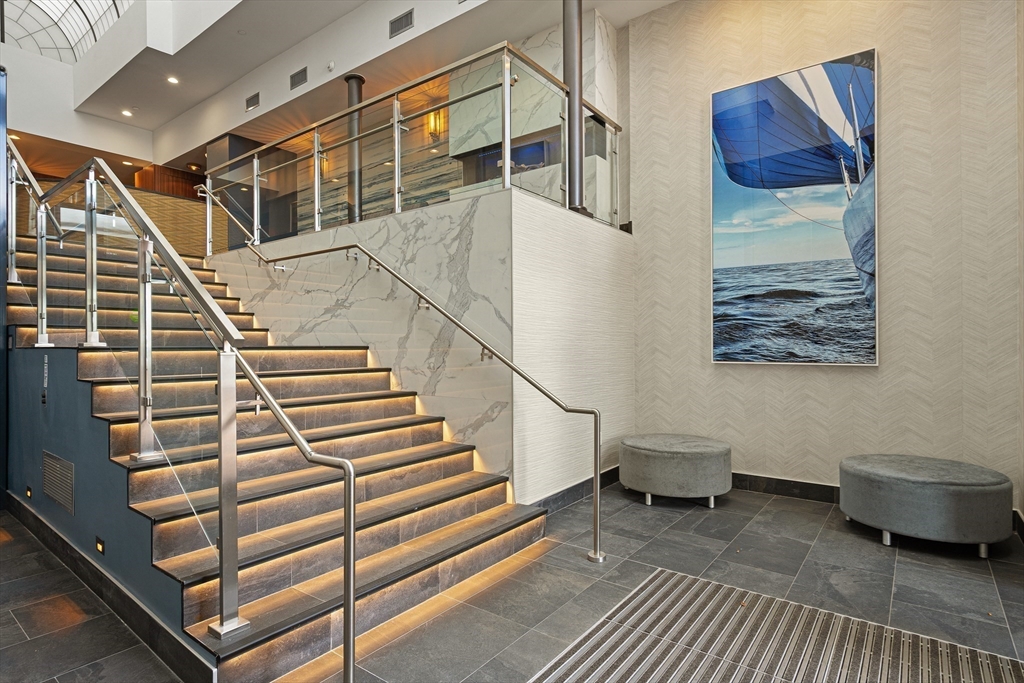 300 Commercial St # 709