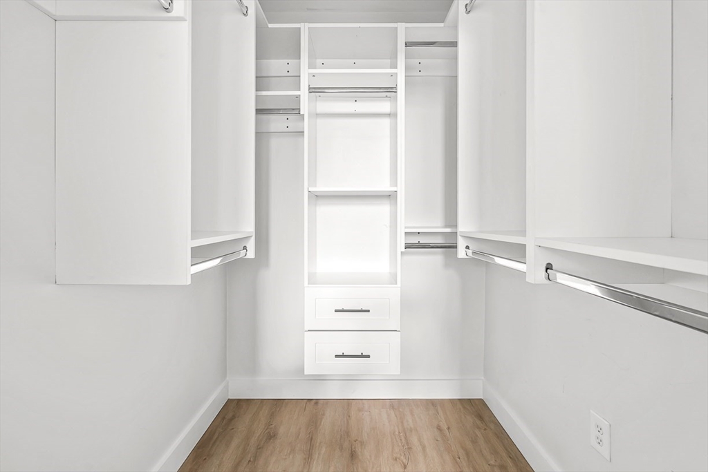 300 Commercial St # 709