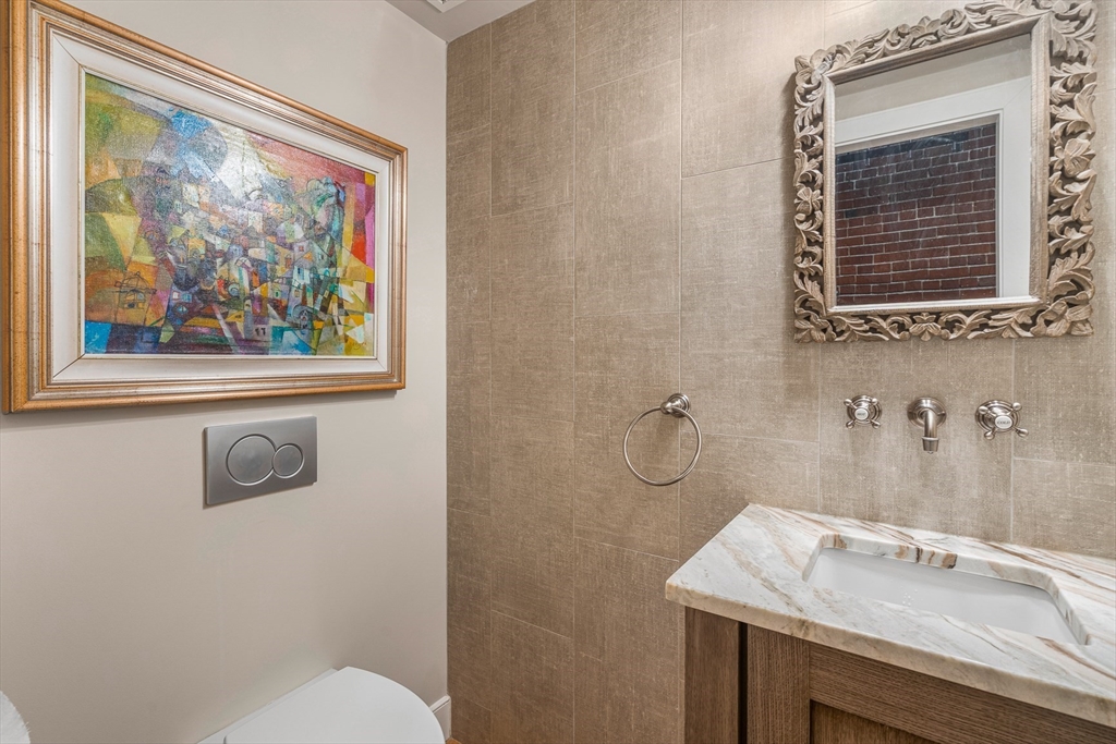 343 Commercial St # 501