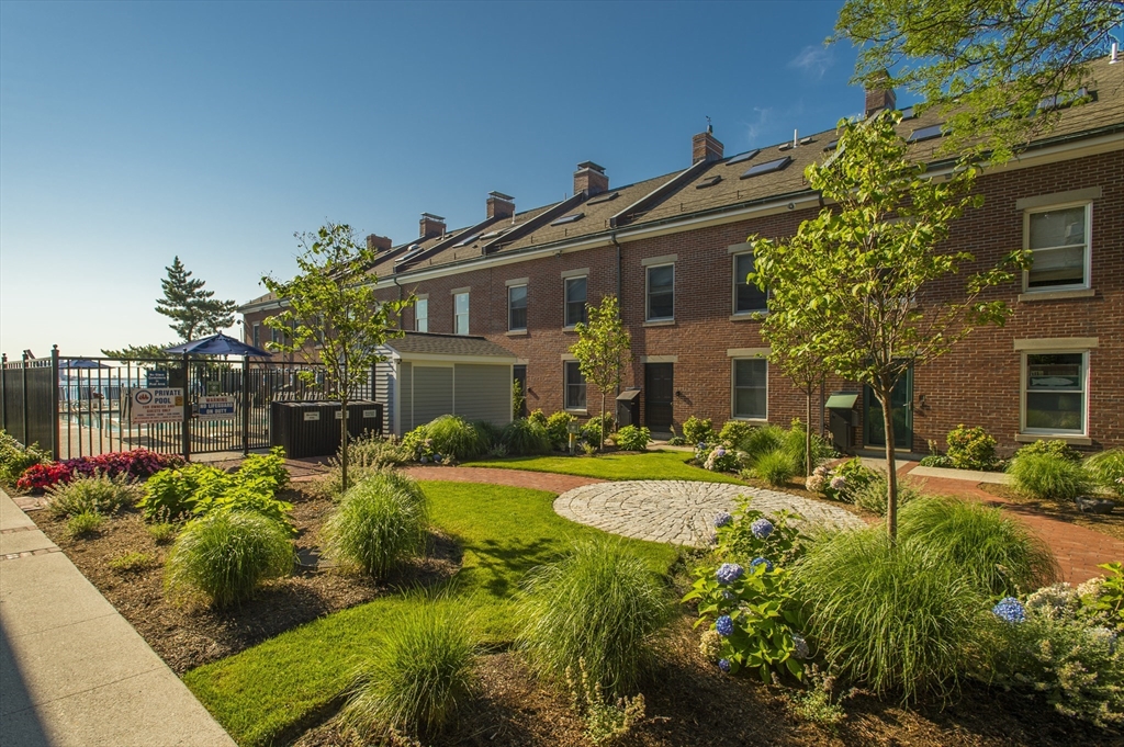 343 Commercial St # 501