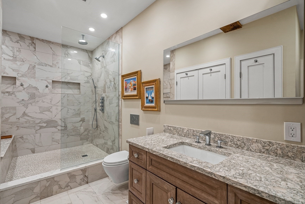 343 Commercial St # 501