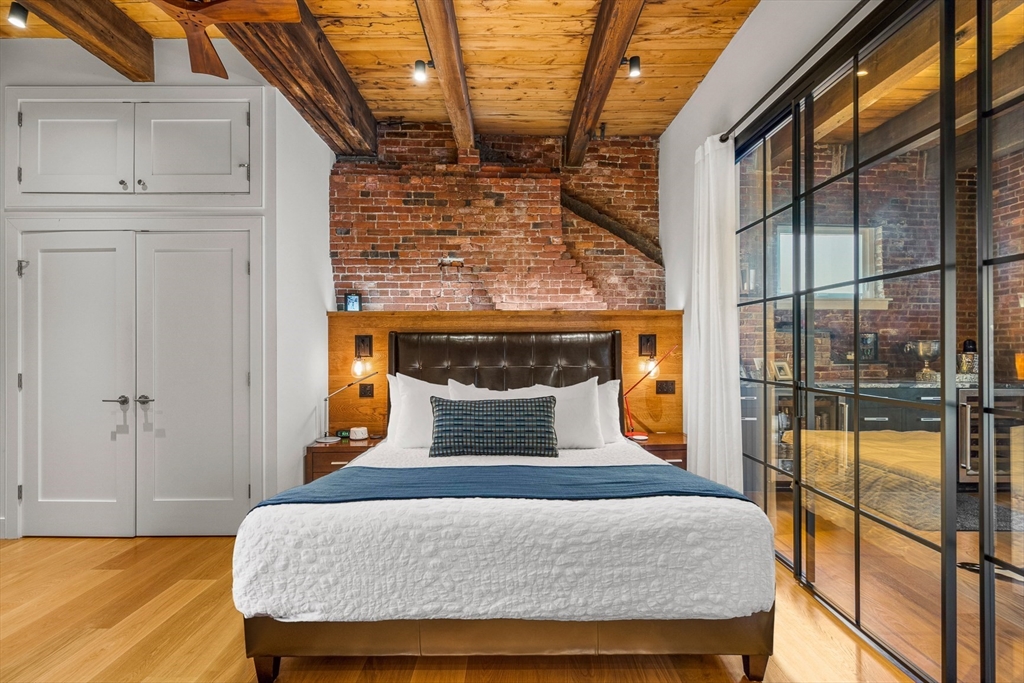 343 Commercial St # 501