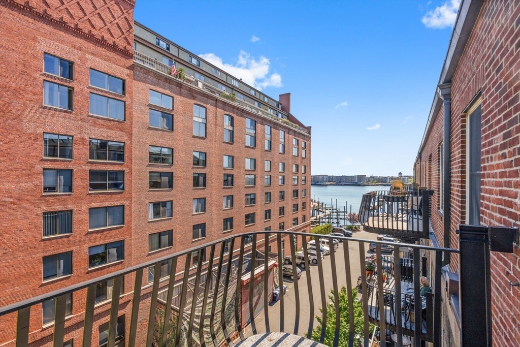 343 Commercial St # 501