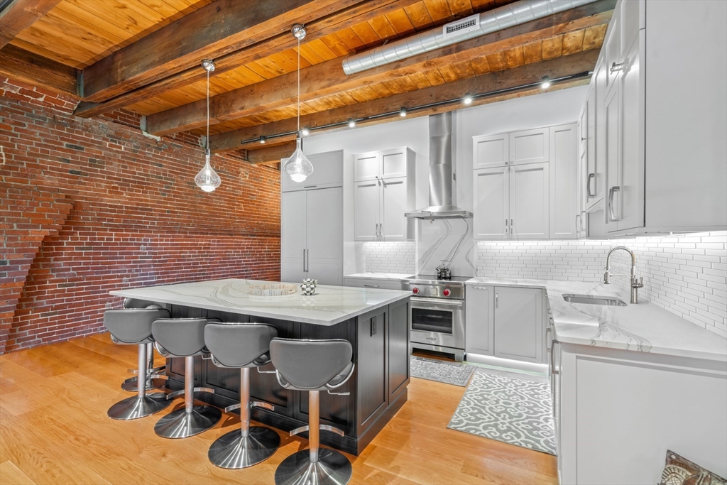 343 Commercial St # 501