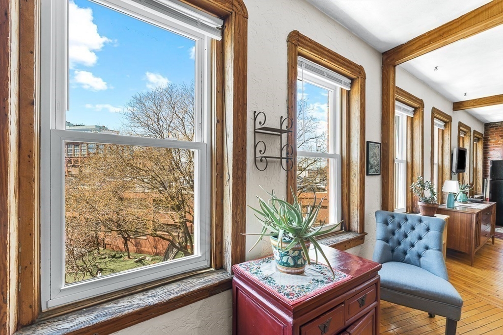 31 Snow Hill St # 3