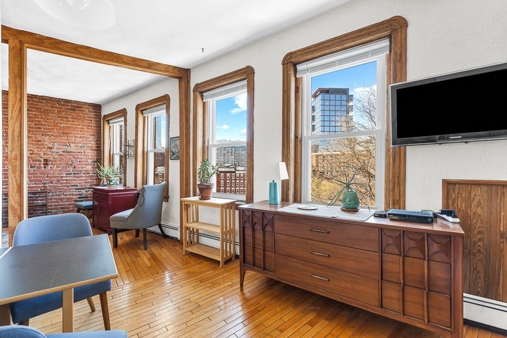 31 Snow Hill St # 3