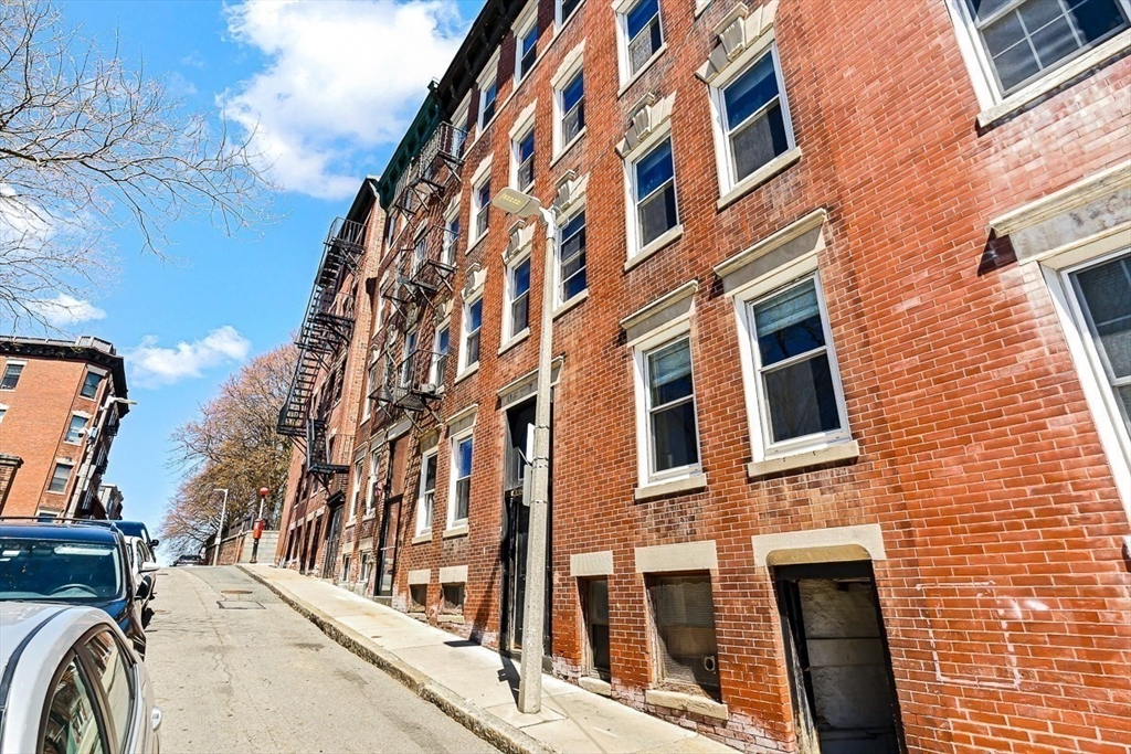 31 Snow Hill St # 3