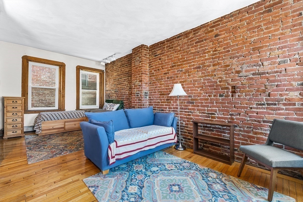 31 Snow Hill St # 3