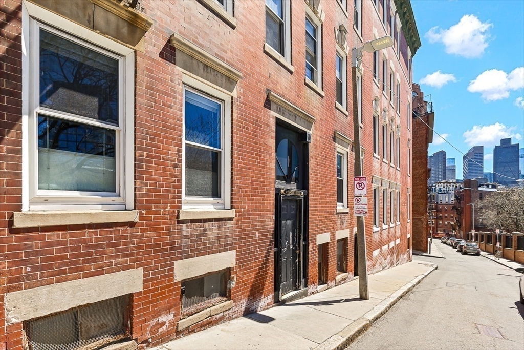 31 Snow Hill St # 3