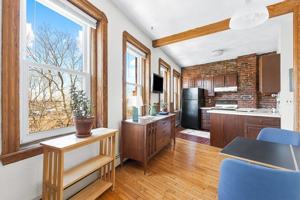 31 Snow Hill St # 3