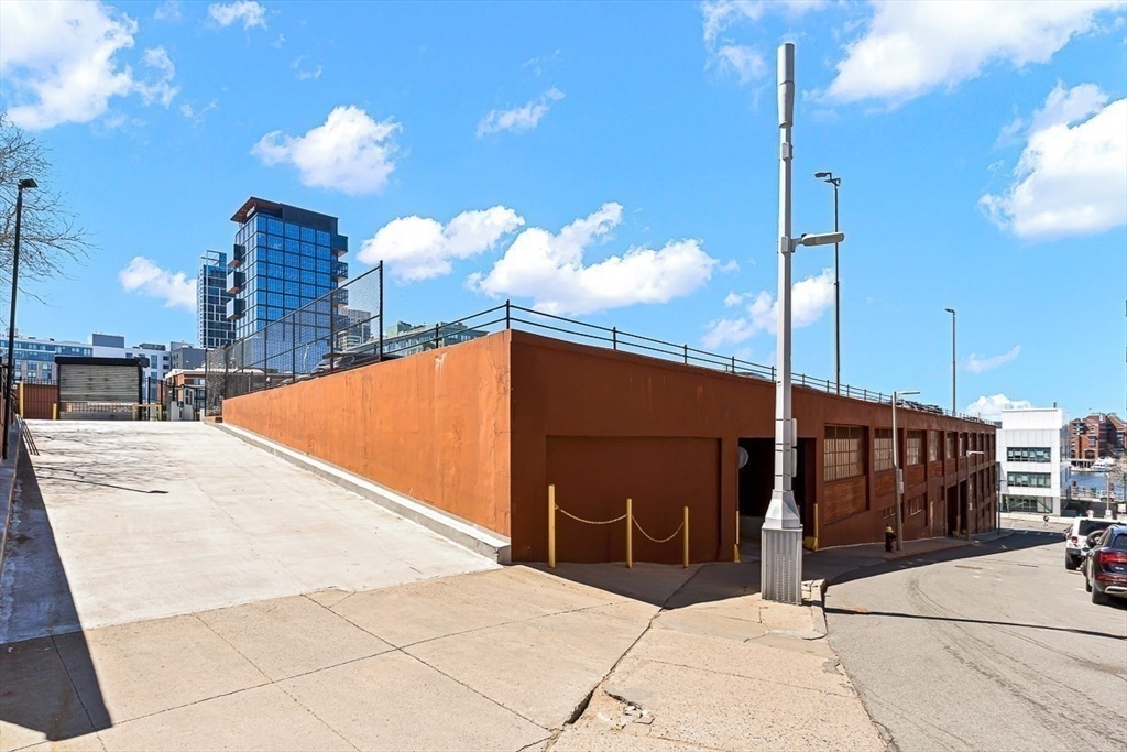 31 Snow Hill St # 3