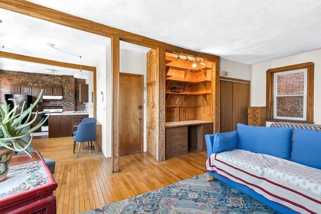 31 Snow Hill St # 3