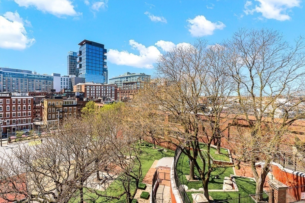 31 Snow Hill St # 3