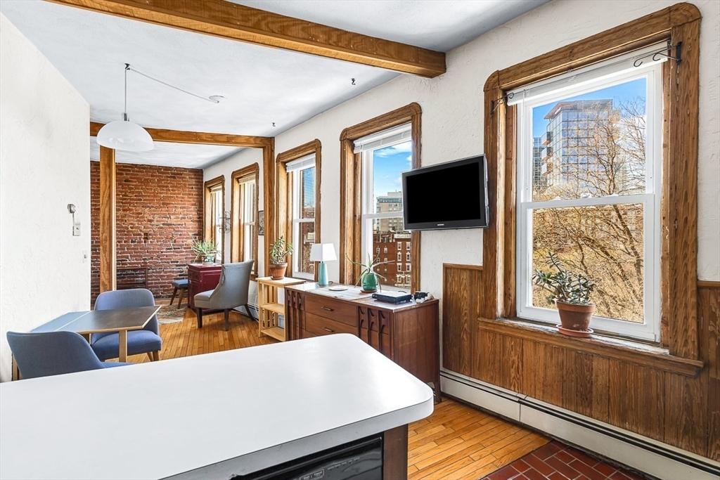 31 Snow Hill St # 3