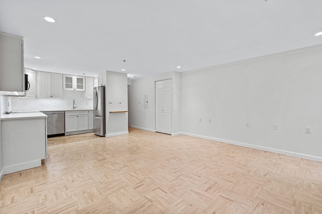 357 Commercial Street # 003