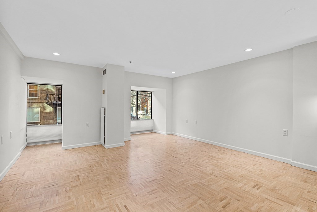 357 Commercial Street # 003
