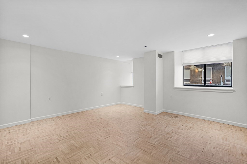 357 Commercial Street # 003