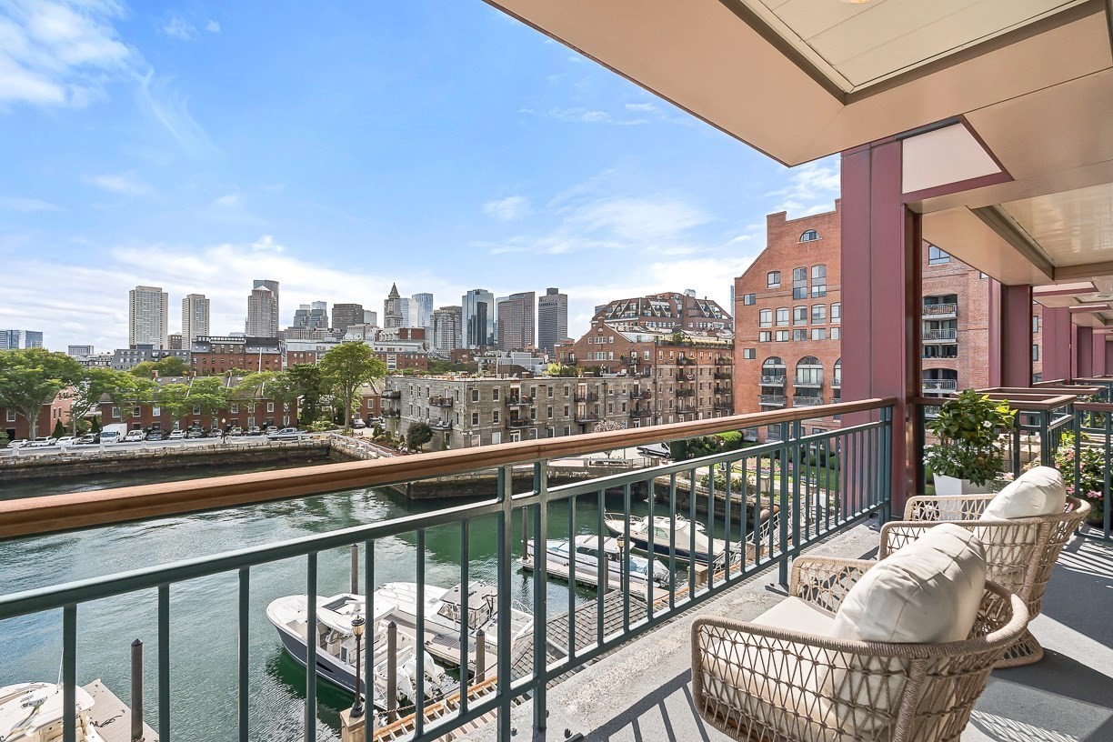 40 Battery St # 306