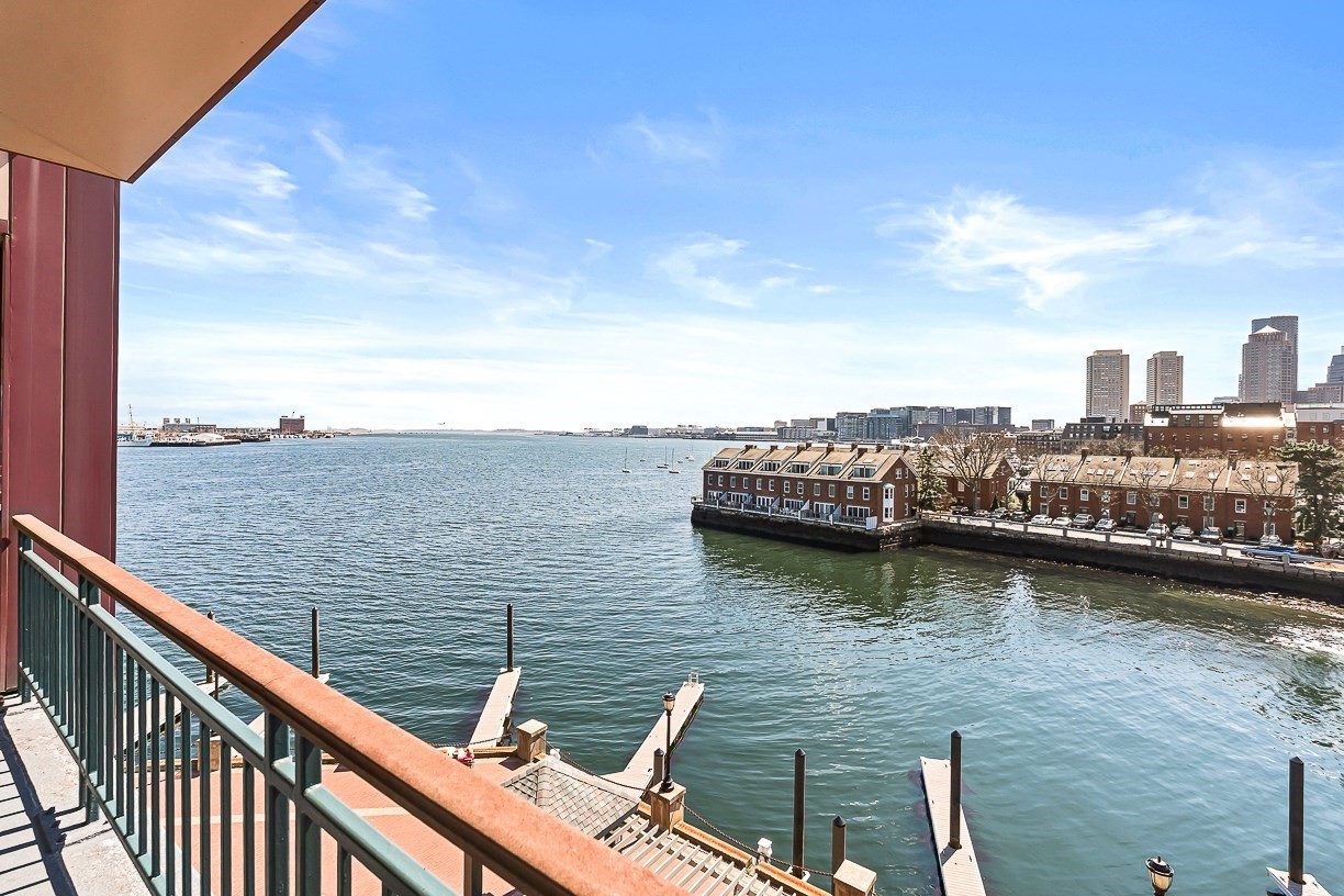 40 Battery St # 306