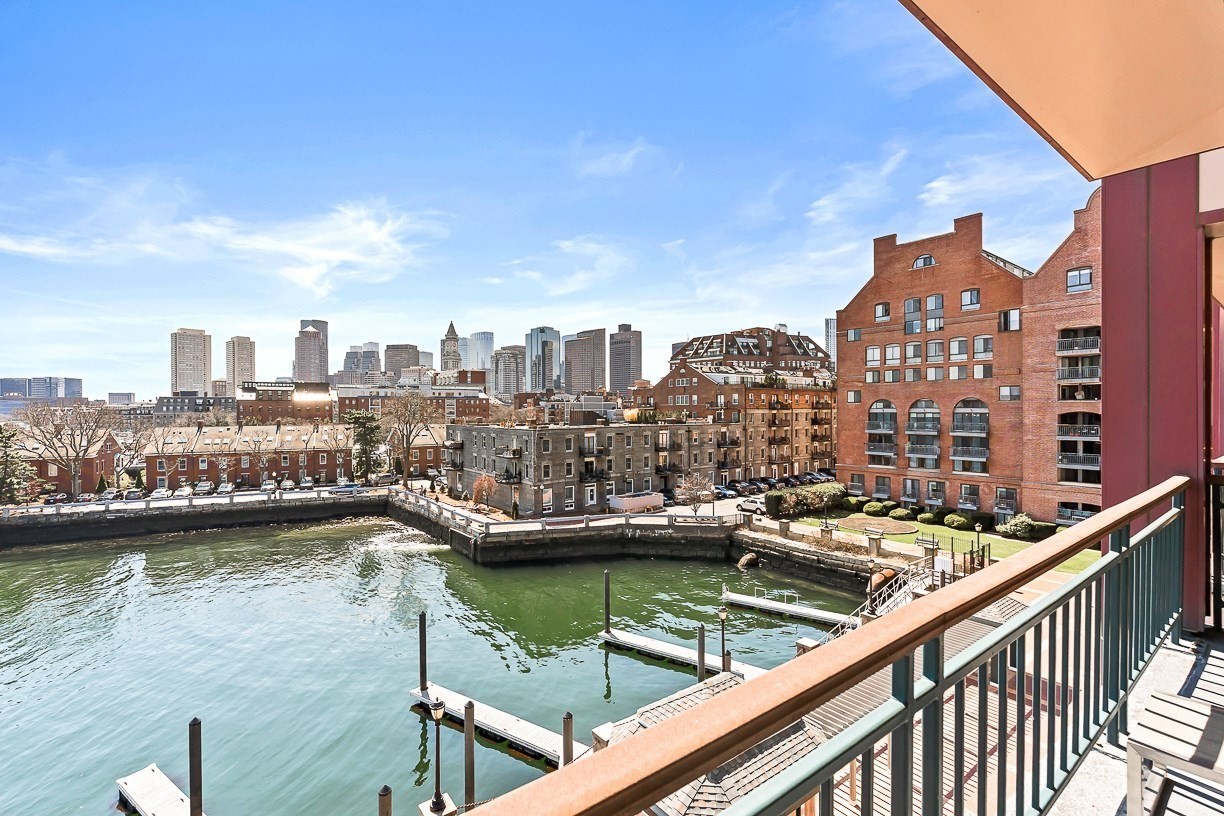 40 Battery St # 306