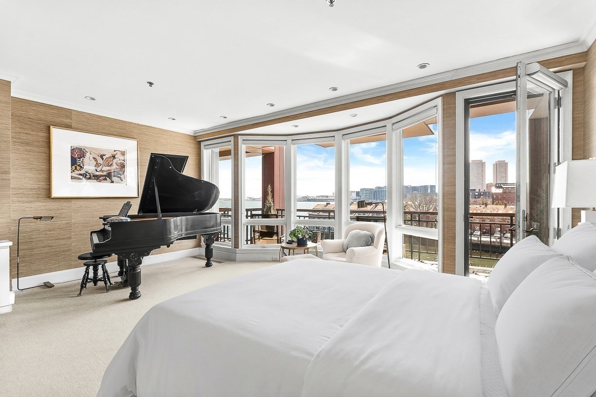 40 Battery St # 306