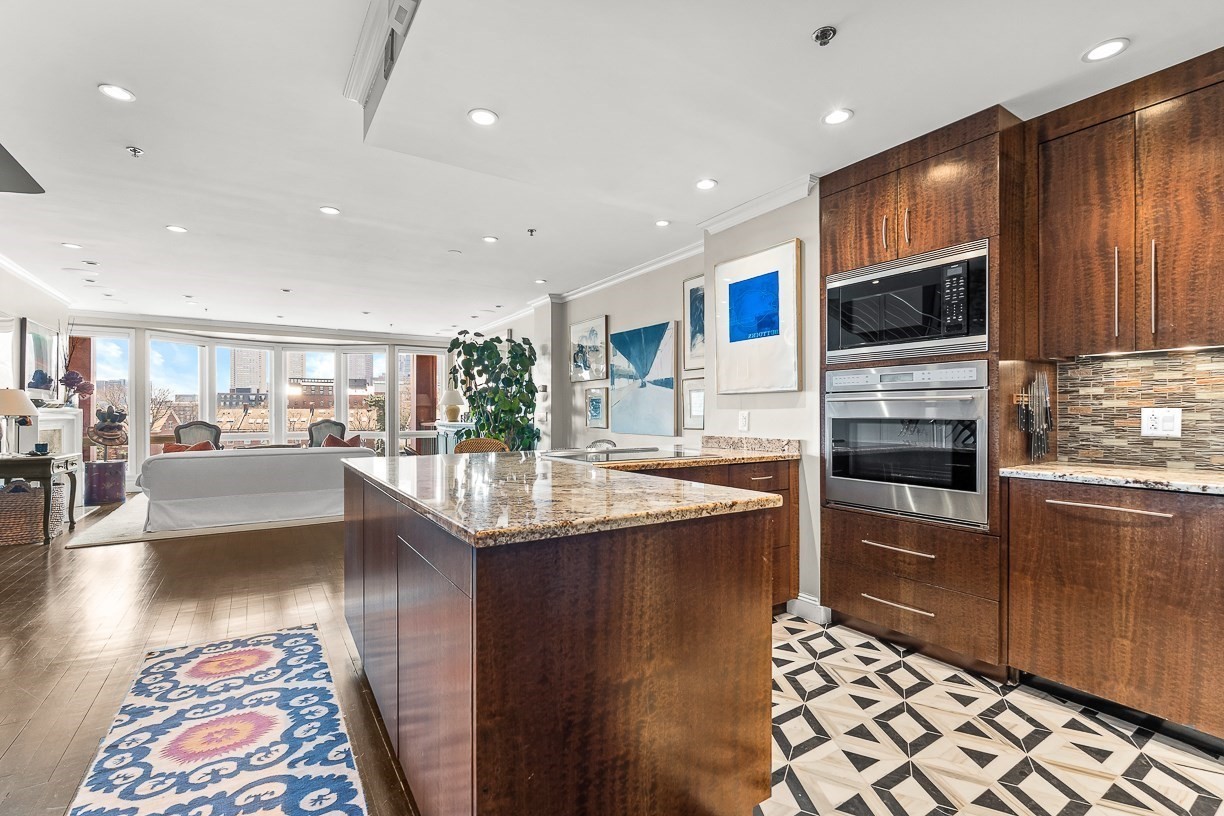 40 Battery St # 306