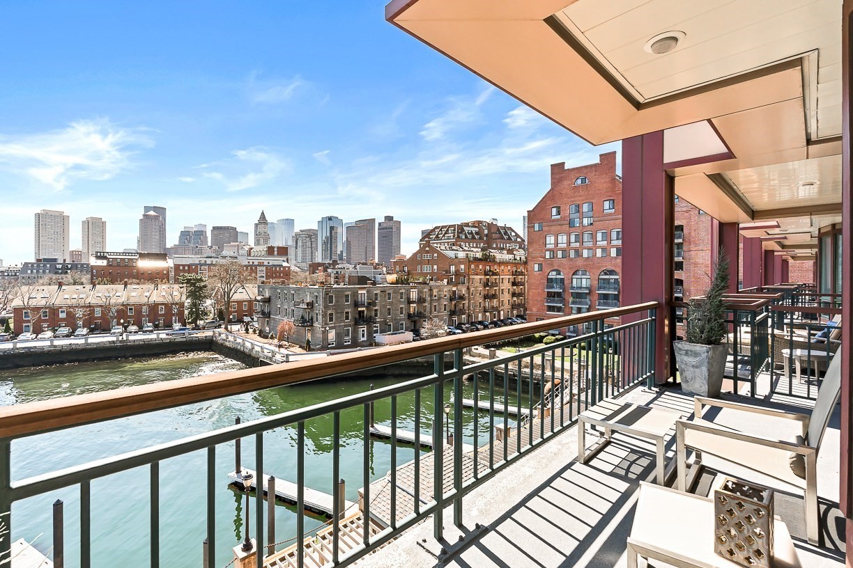 40 Battery St # 306