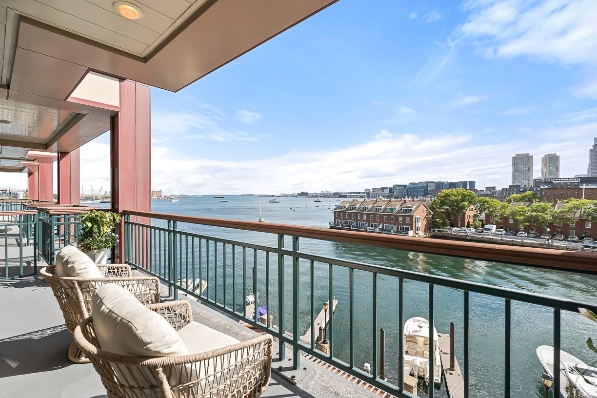 40 Battery St # 306