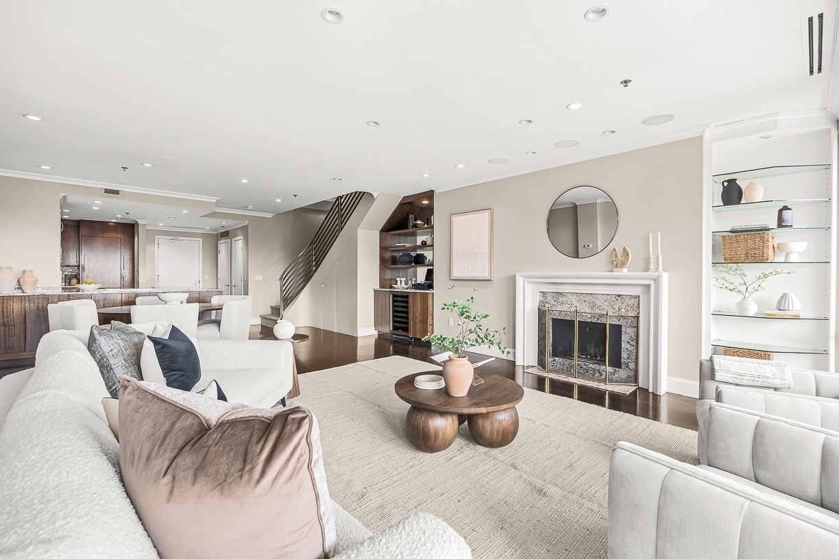 40 Battery St # 306