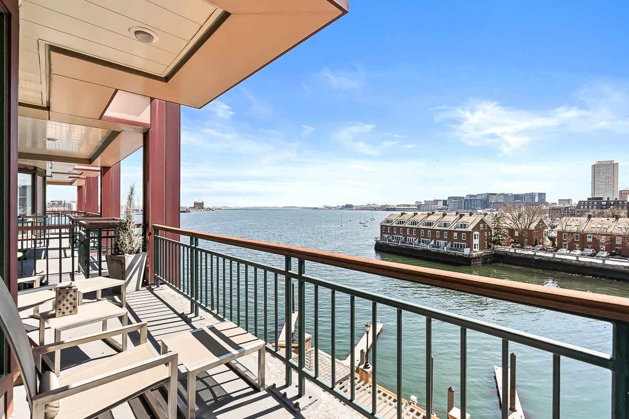 40 Battery St # 306