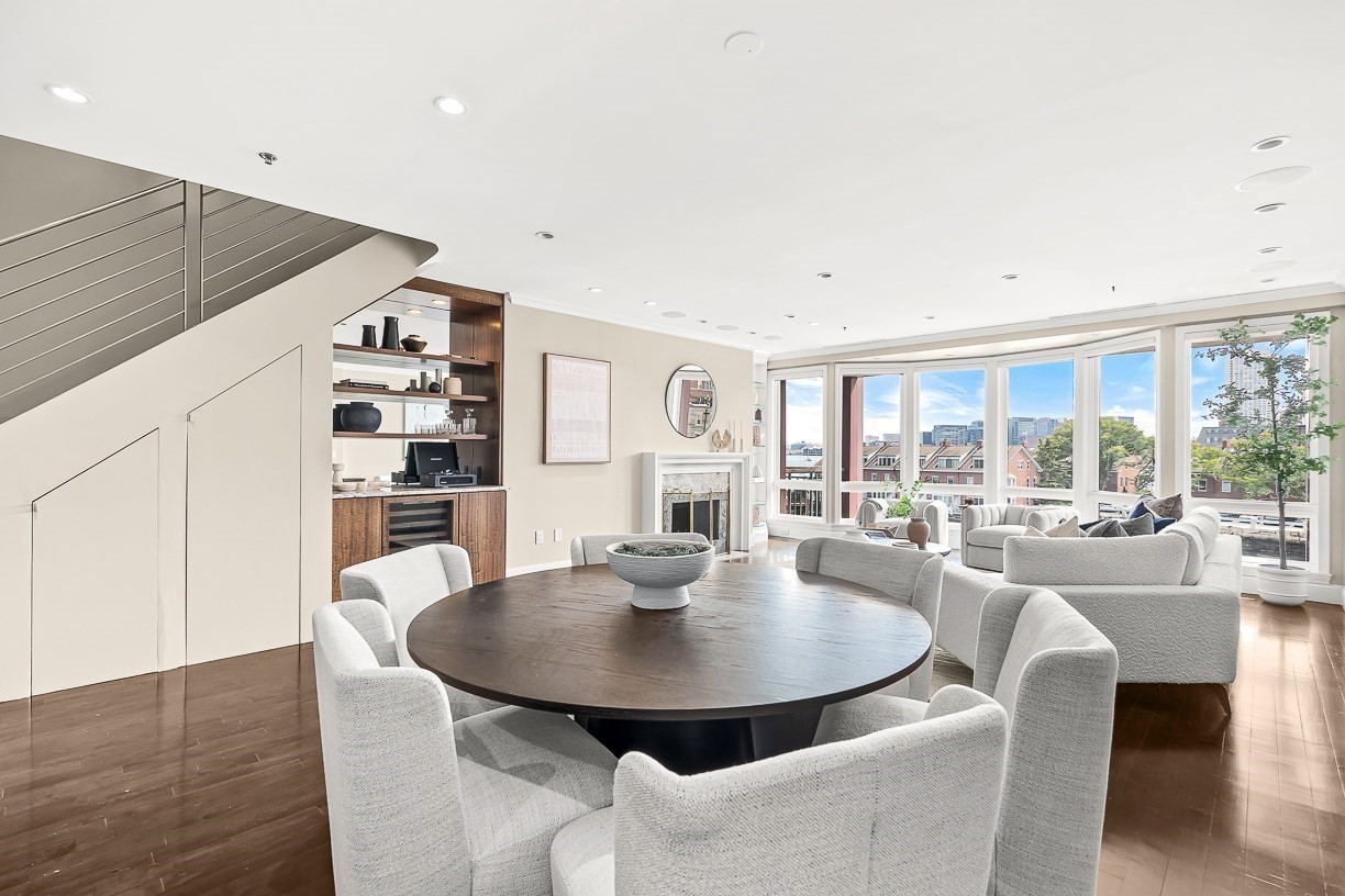 40 Battery St # 306
