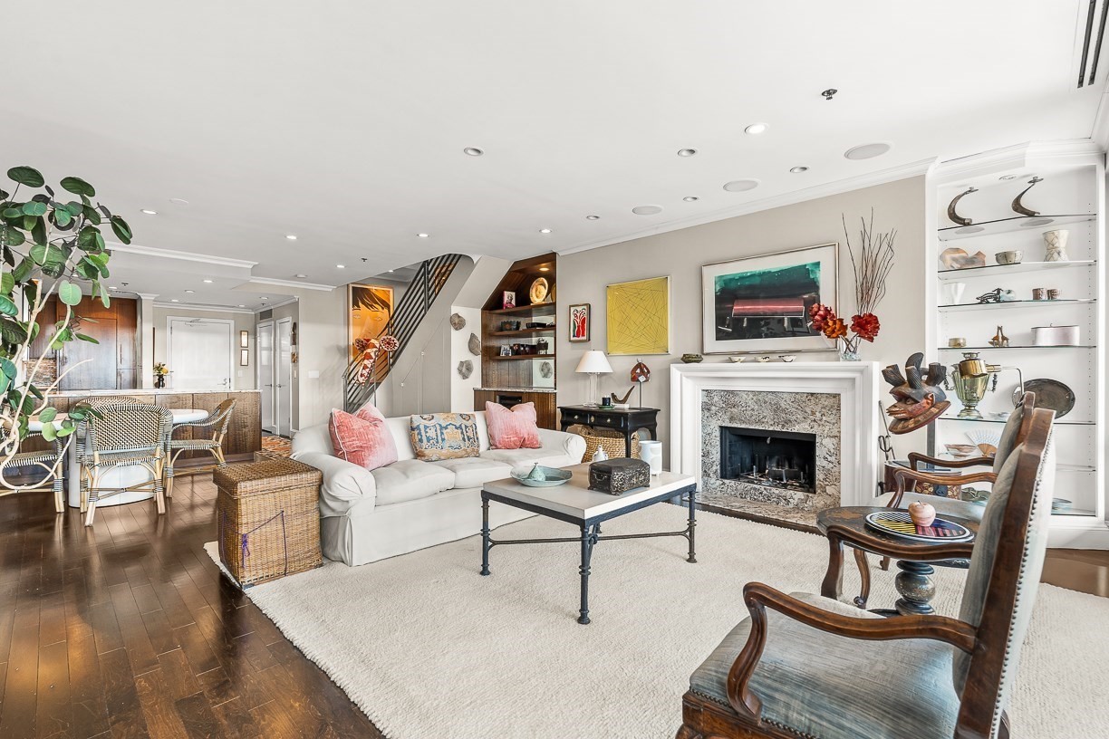 40 Battery St # 306