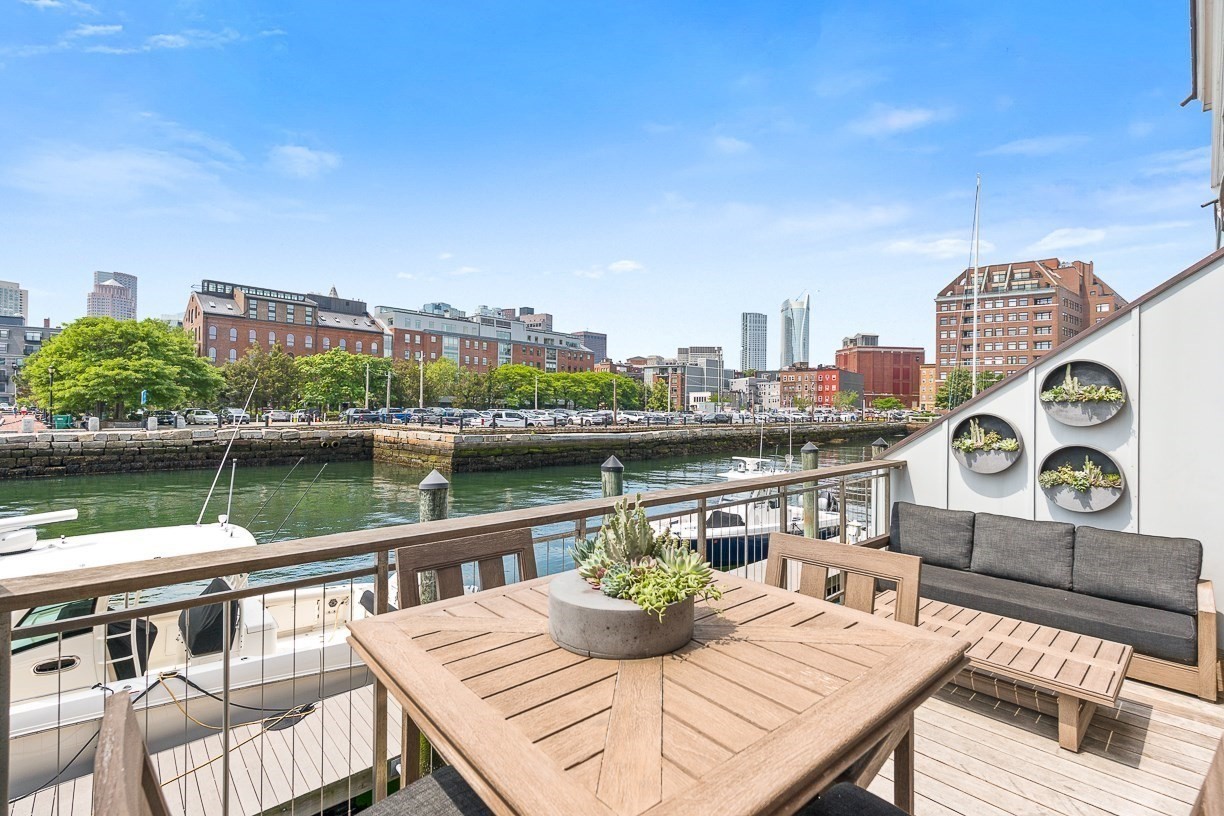 15 Union Wharf # 15