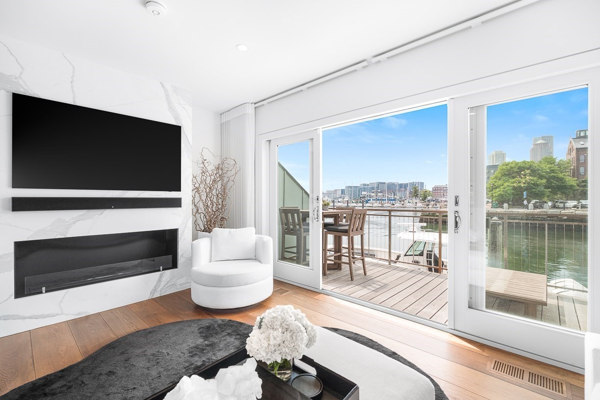 15 Union Wharf # 15