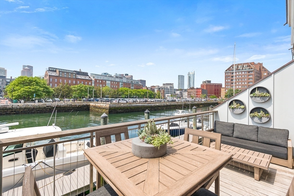 15 Union Wharf # 15