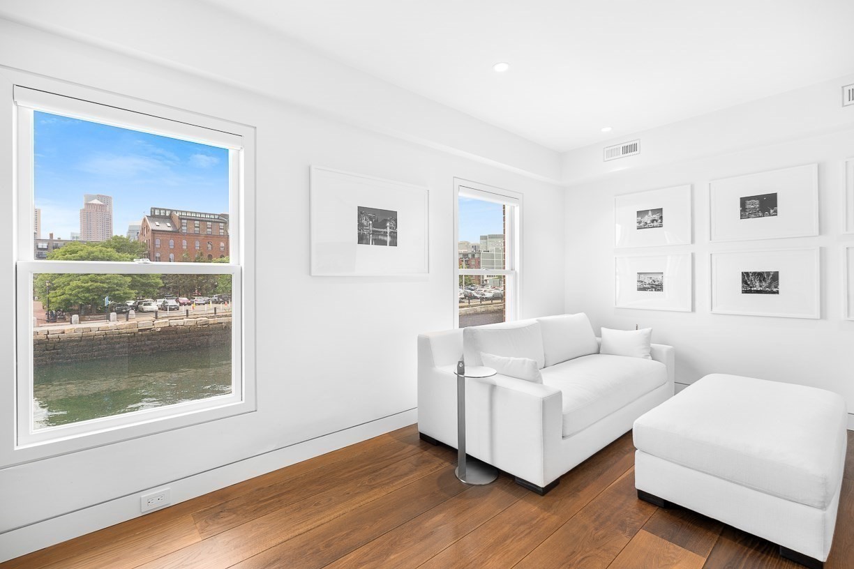 15 Union Wharf # 15