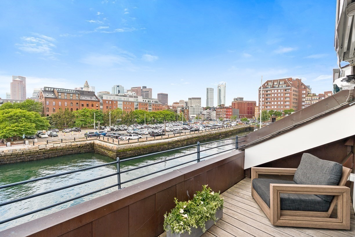 15 Union Wharf # 15