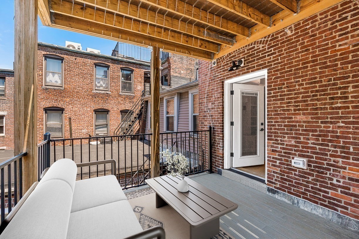 166 Salem St # 8