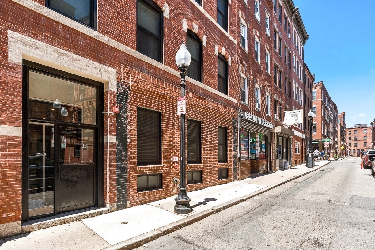 166 Salem St # 8